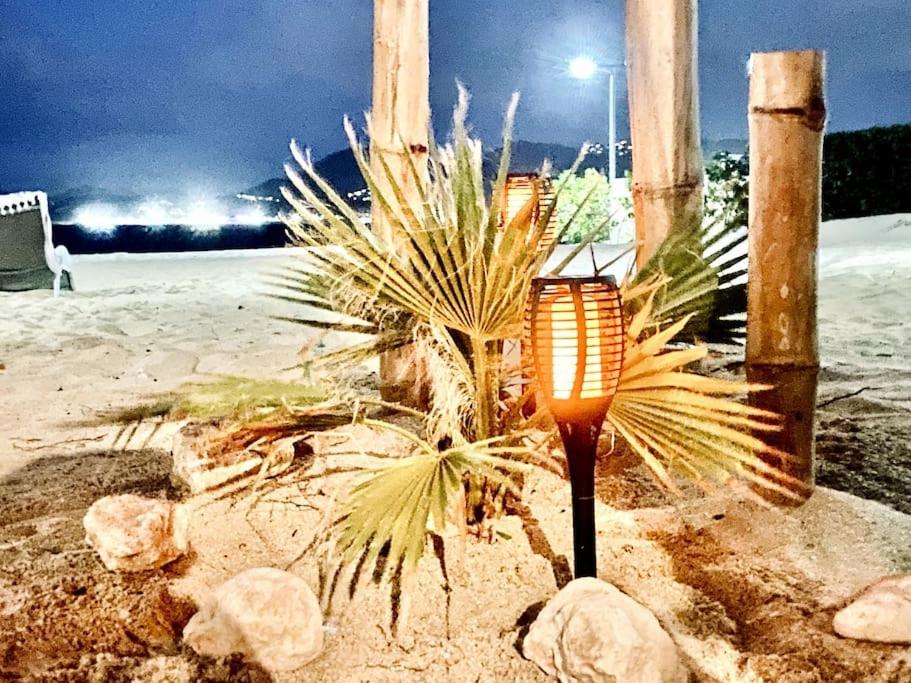 Villa Cocoon Sur La Plage Sandy Ground Екстериор снимка